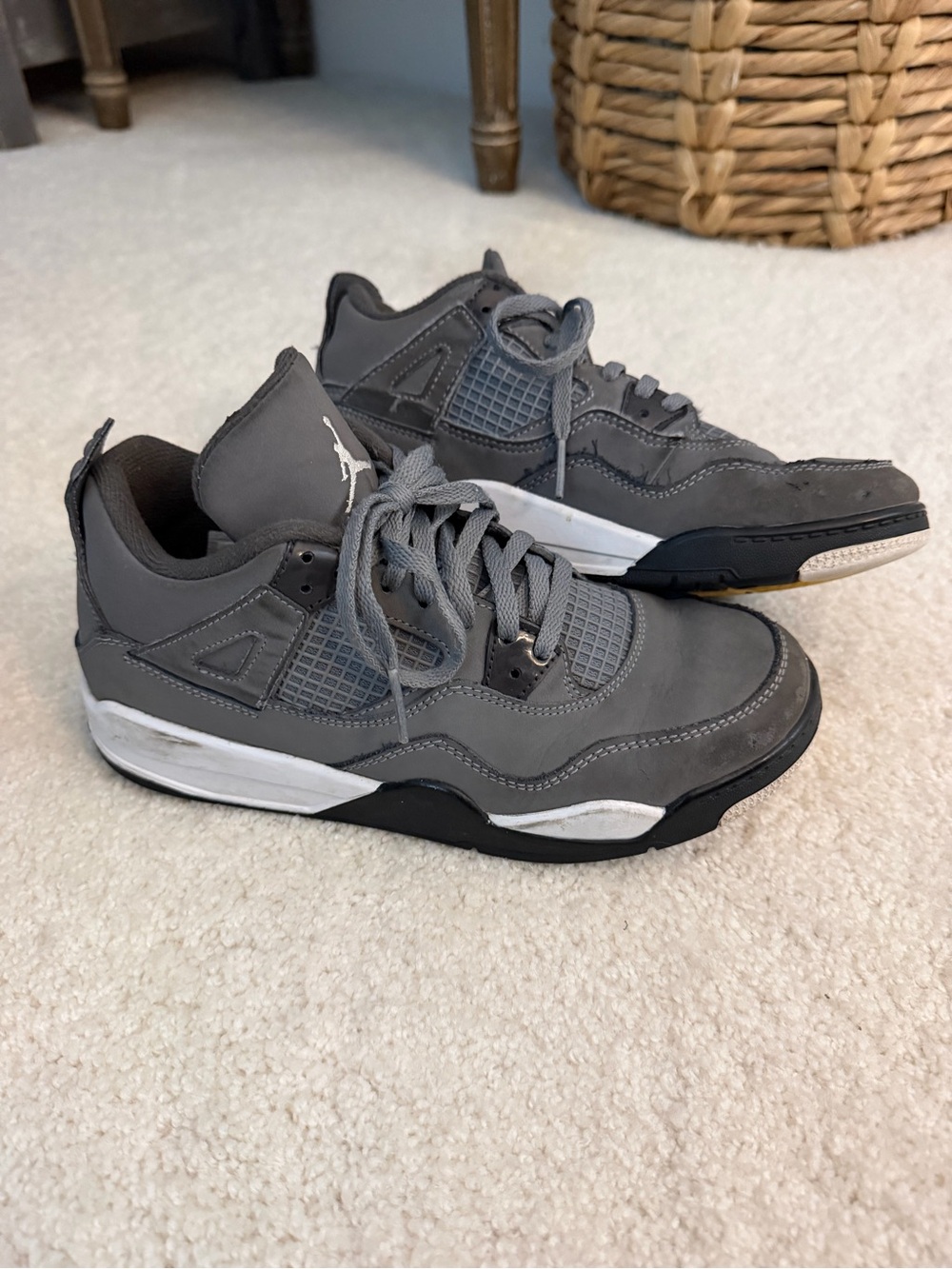 Jordan Low-Top Sneakers in Gray Suede Boys Size 3